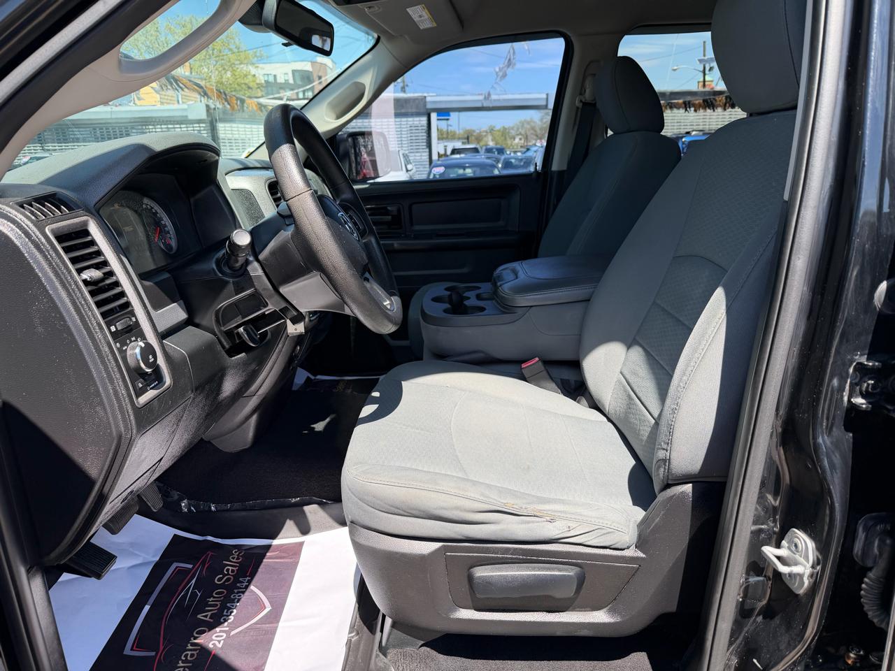 RAM 1500 Tradesman Quad Cab 4WD 2014