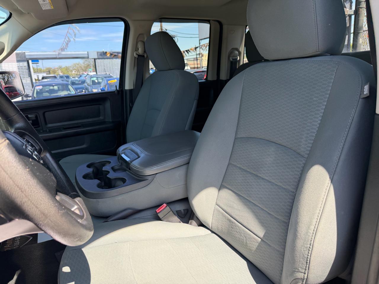 RAM 1500 Tradesman Quad Cab 4WD 2014