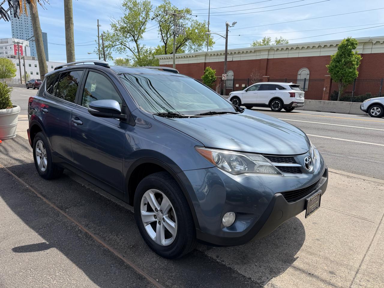 Toyota RAV4 XLE AWD 2014