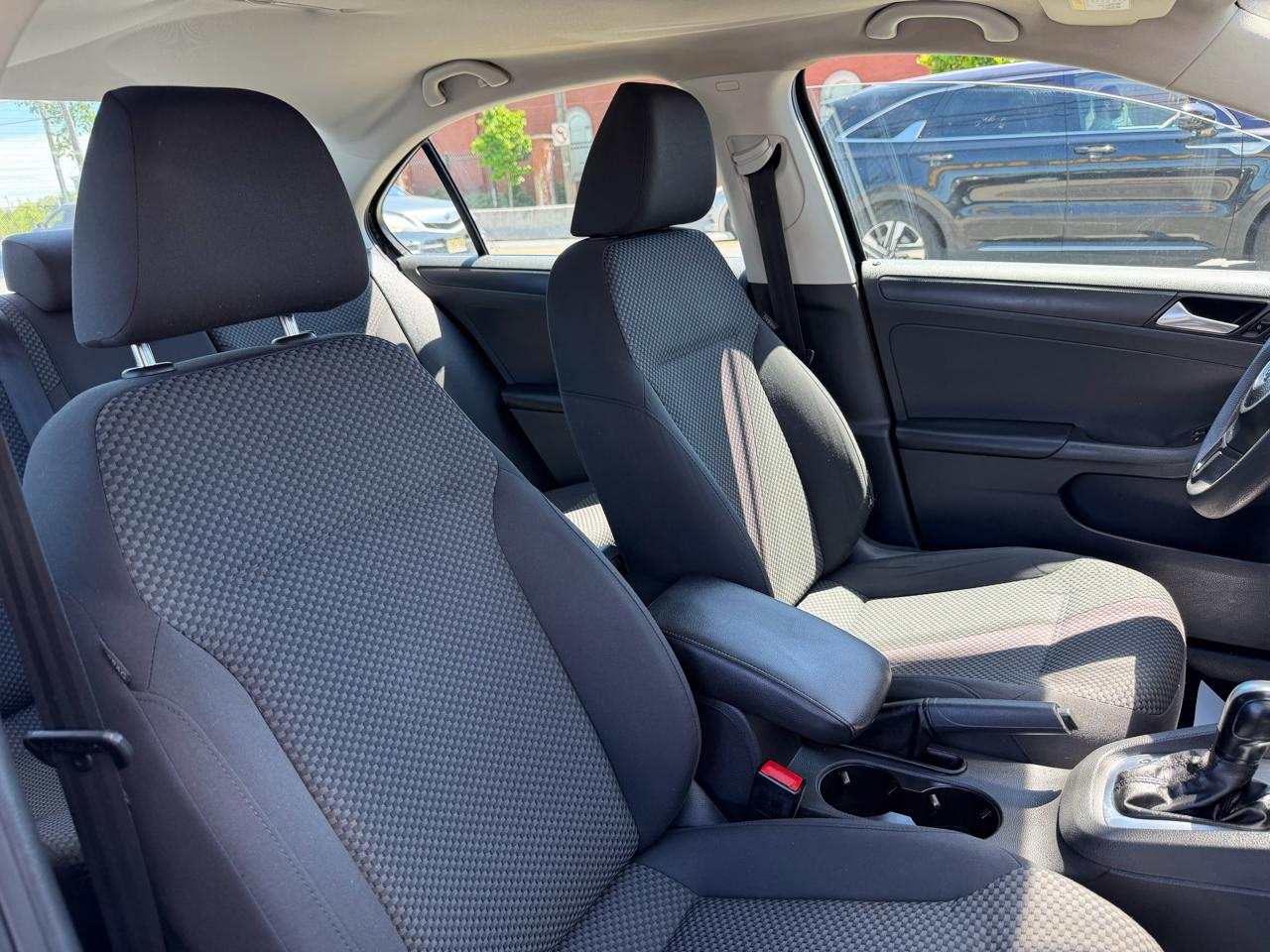Volkswagen Jetta S 2013