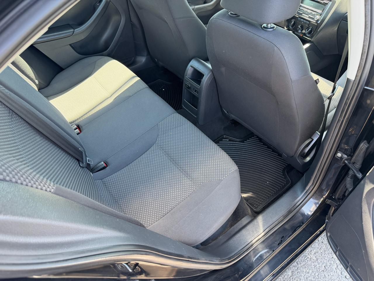 Volkswagen Jetta S 2013