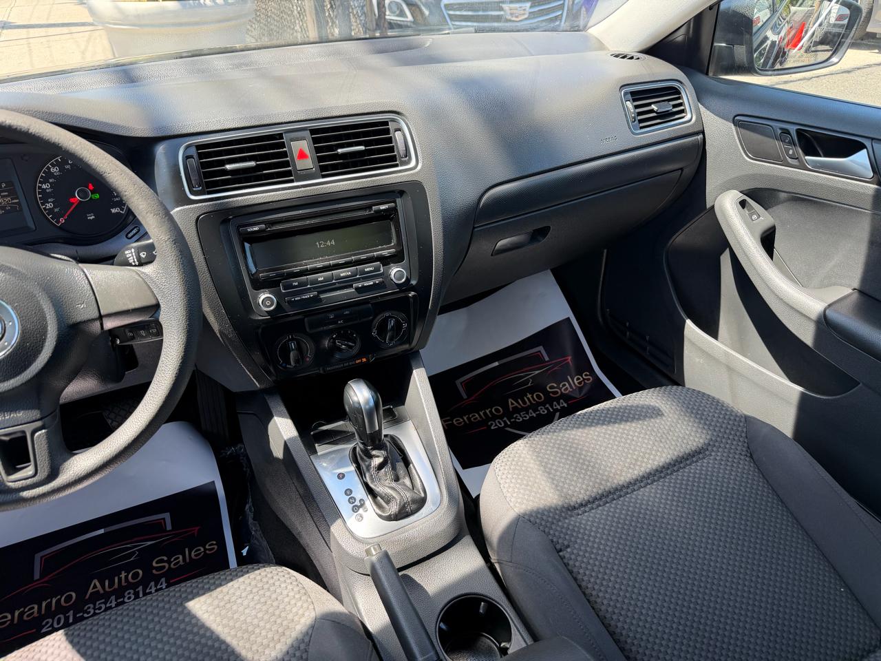 Volkswagen Jetta S 2013