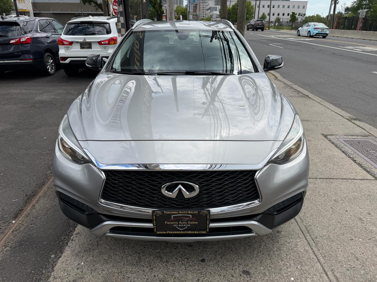 Infiniti QX30 Luxury AWD 2017