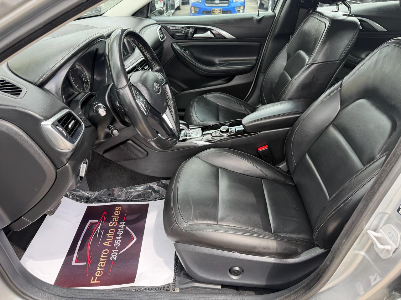 Infiniti QX30 Luxury AWD 2017