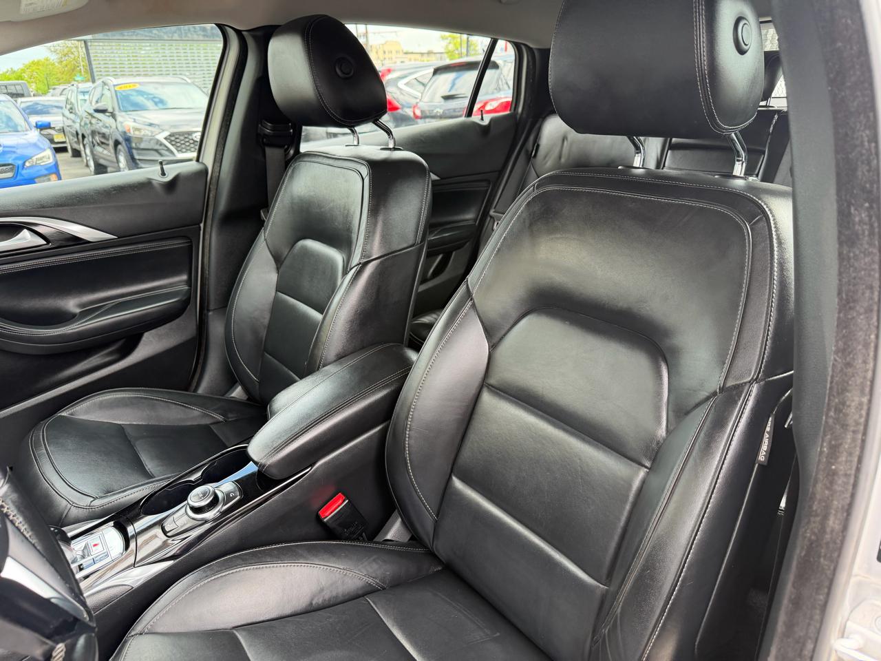 Infiniti QX30 Luxury AWD 2017