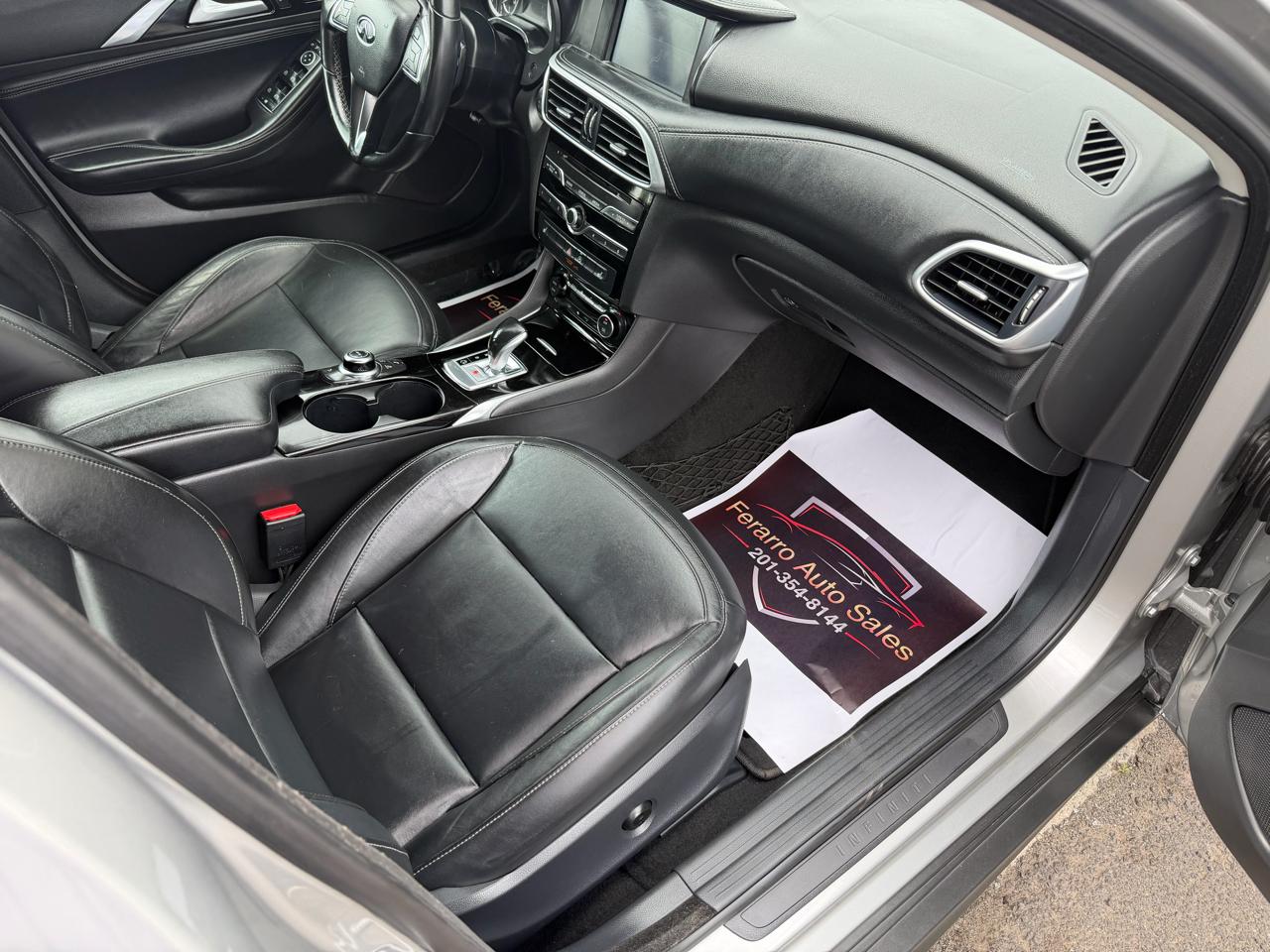 Infiniti QX30 Luxury AWD 2017