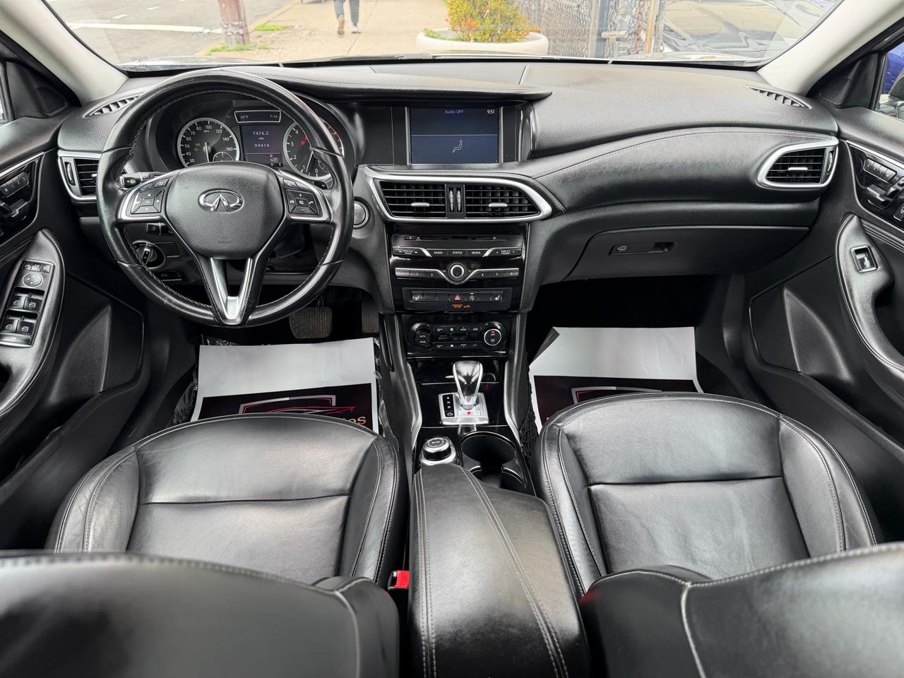 Infiniti QX30 Luxury AWD 2017
