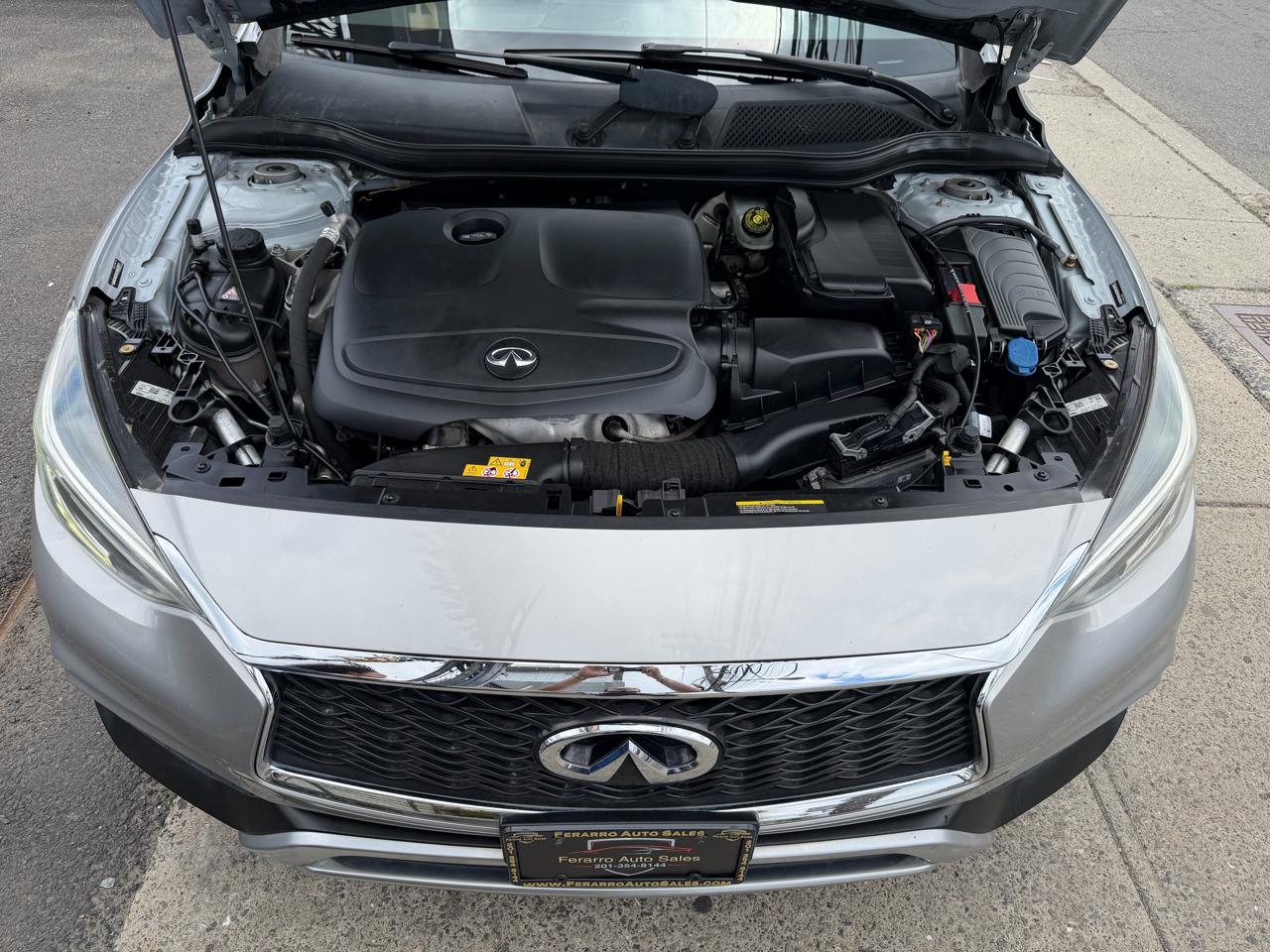 Infiniti QX30 Luxury AWD 2017