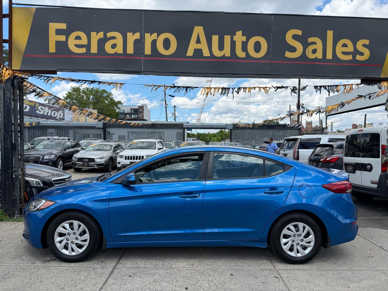 Hyundai Elantra SE 6AT 2018