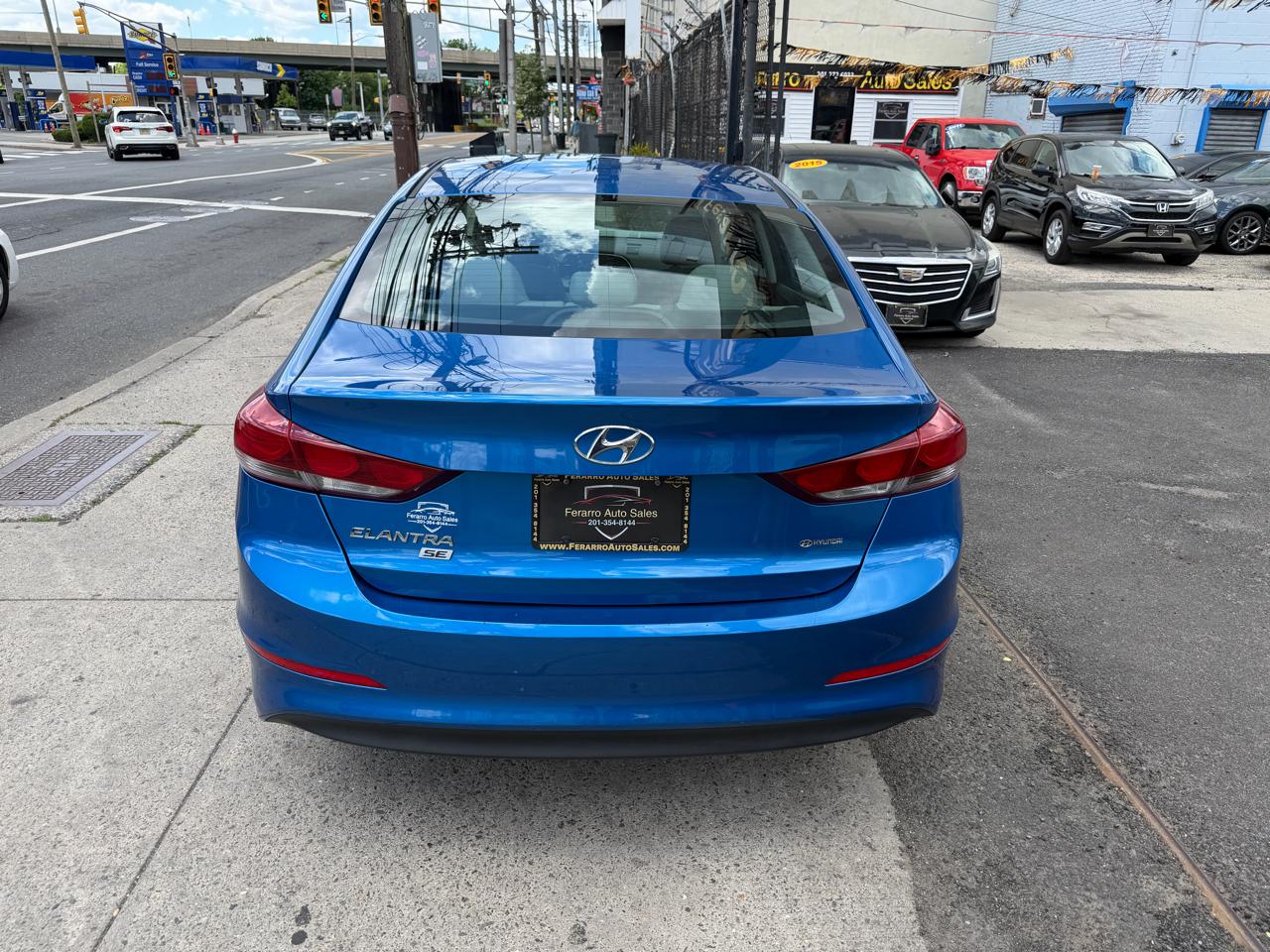Hyundai Elantra SE 6AT 2018