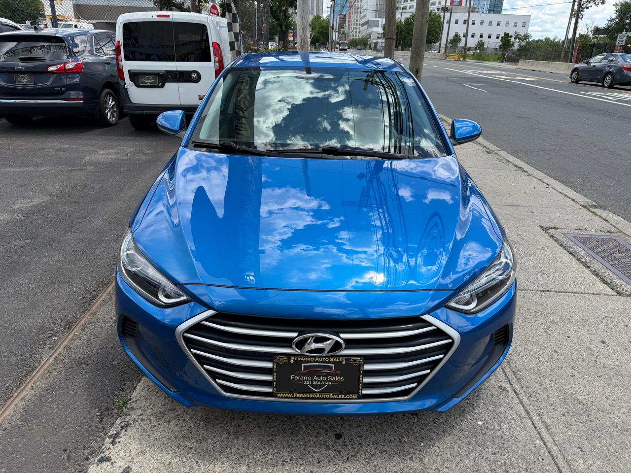Hyundai Elantra SE 6AT 2018