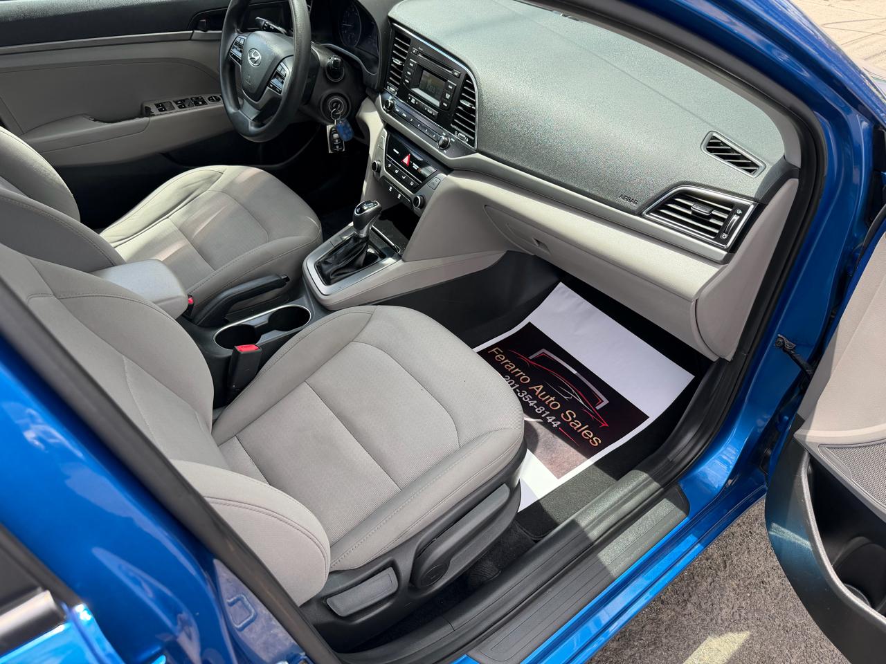 Hyundai Elantra SE 6AT 2018