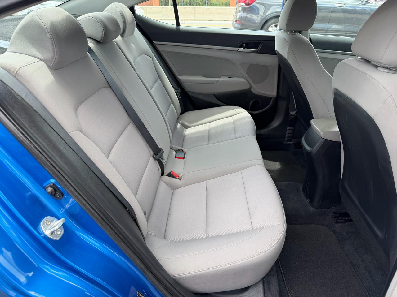 Hyundai Elantra SE 6AT 2018