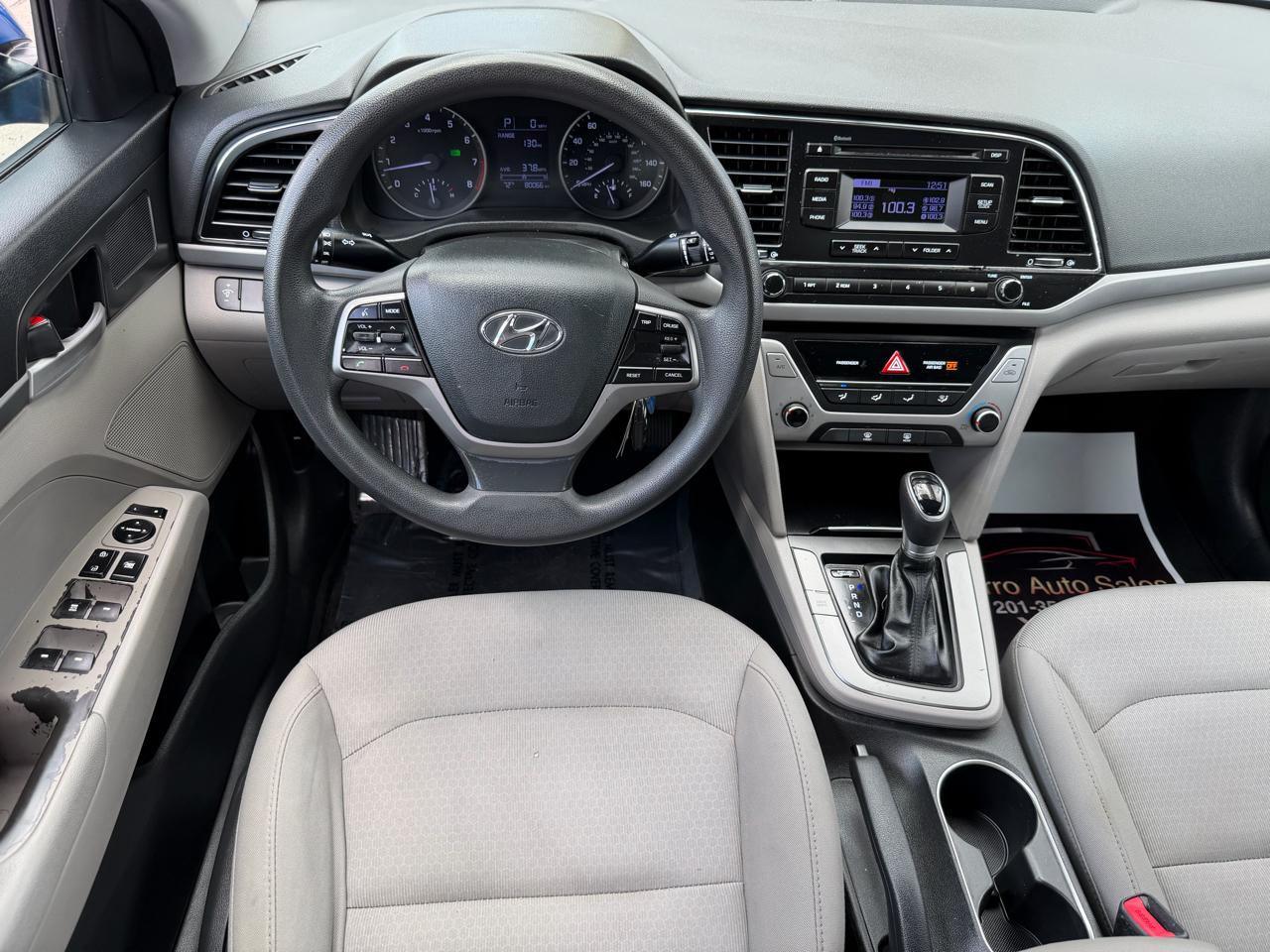 Hyundai Elantra SE 6AT 2018
