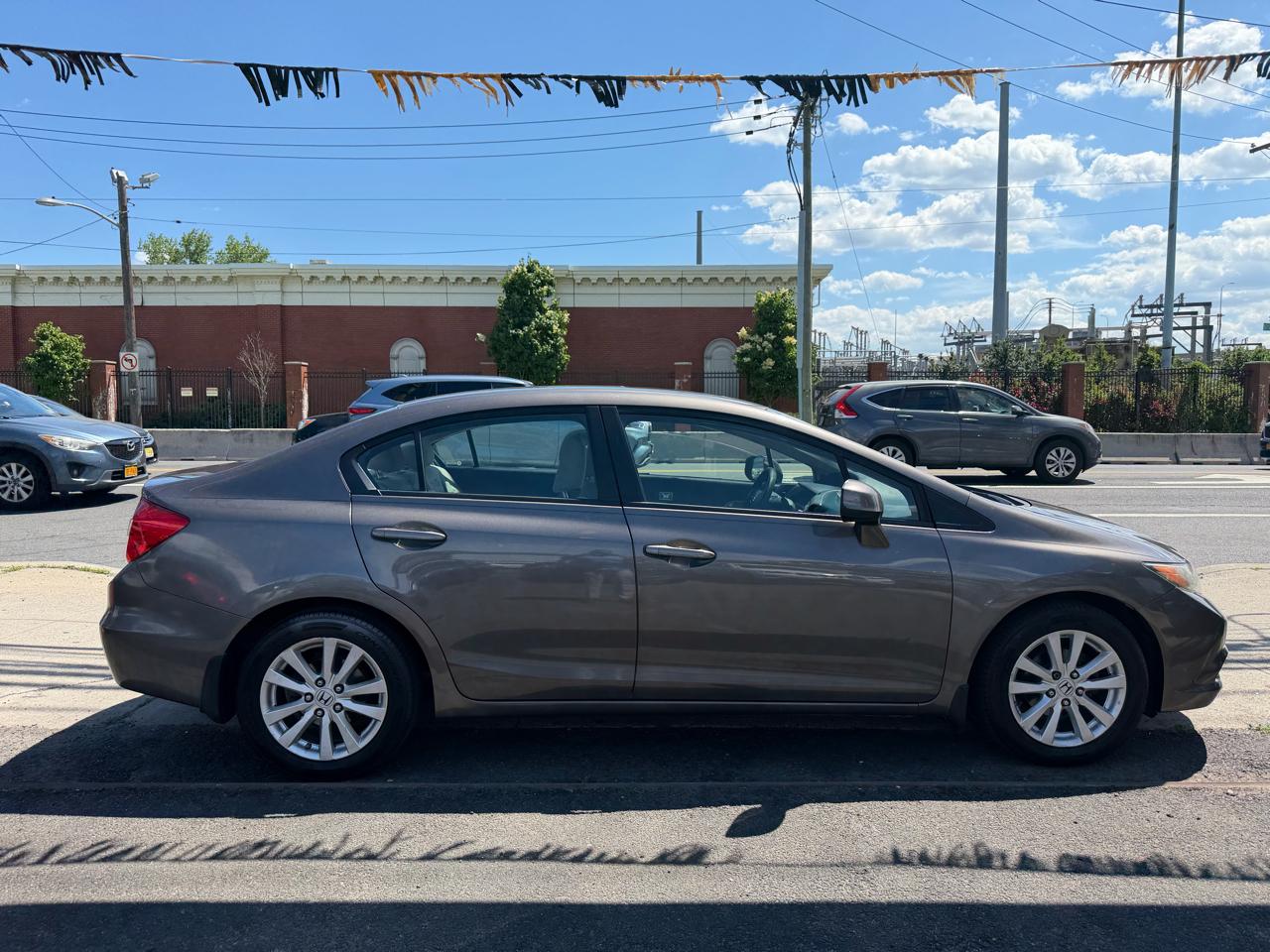 Honda Civic EX Sedan 5-Speed AT 2012
