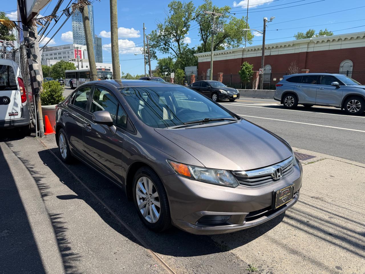 Honda Civic EX Sedan 5-Speed AT 2012