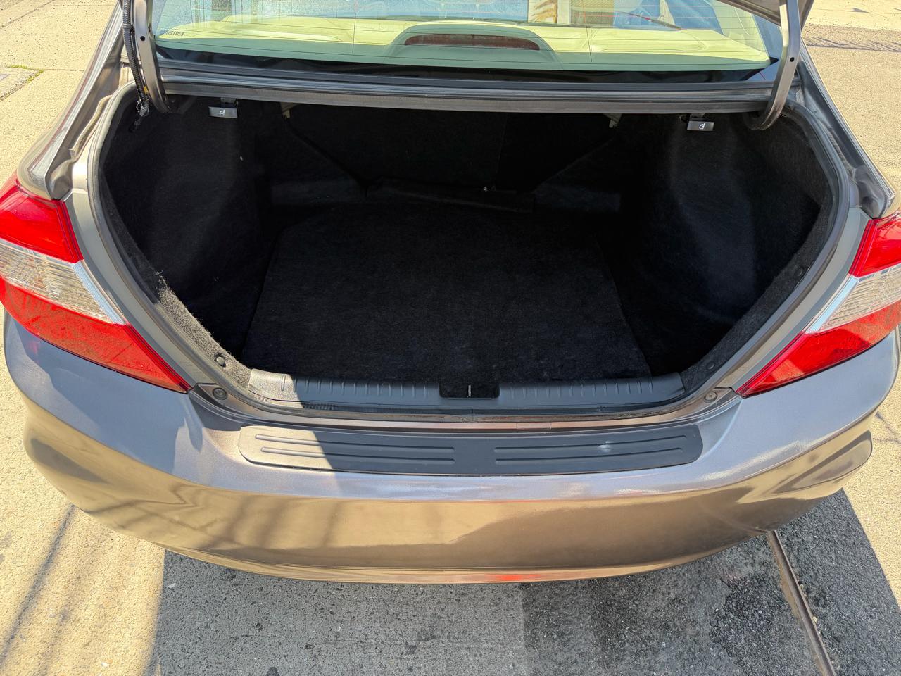 Honda Civic EX Sedan 5-Speed AT 2012