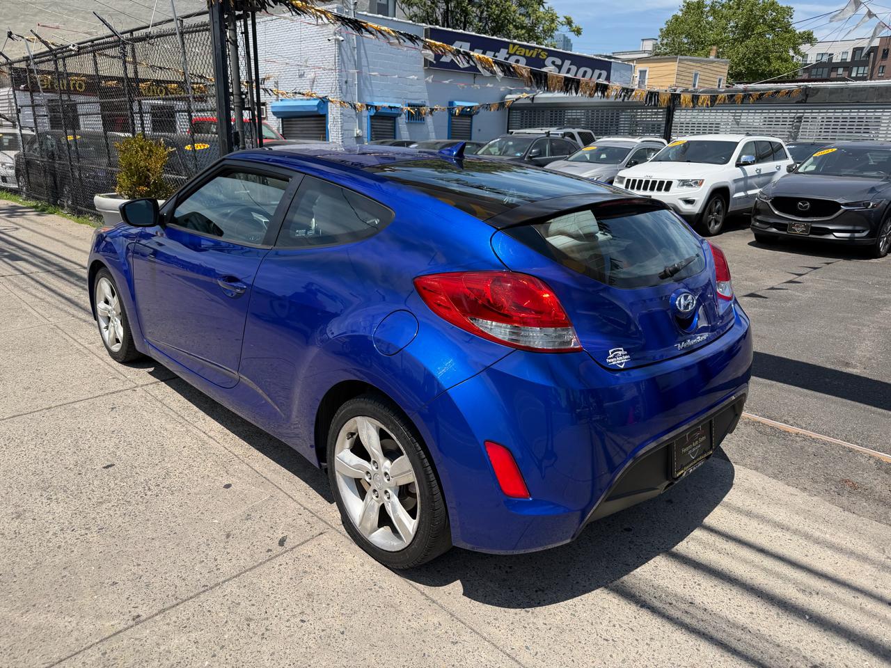 Hyundai Veloster Base 2012