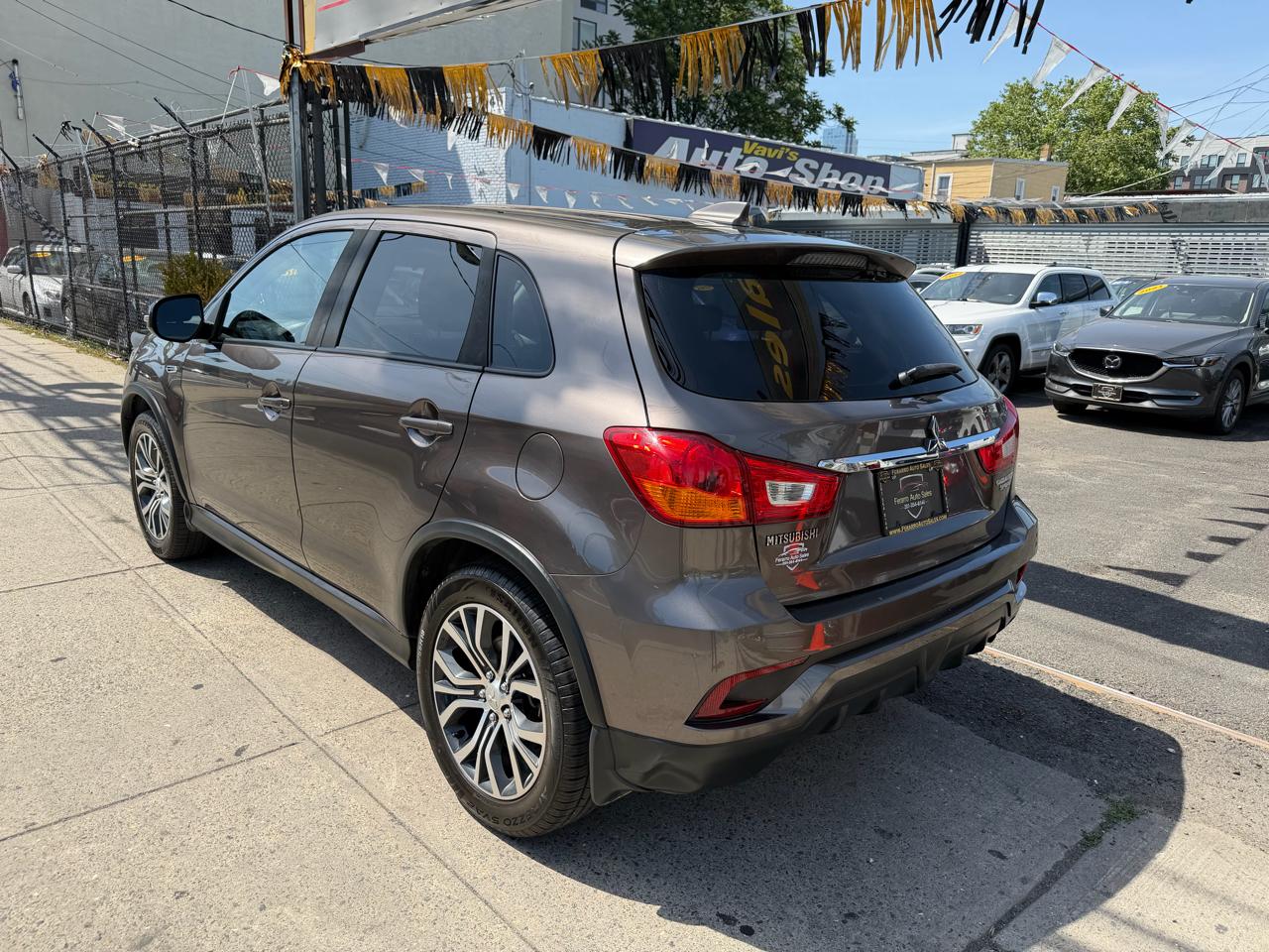 Mitsubishi Outlander Sport 2.0 ES 4WD CVT 2018