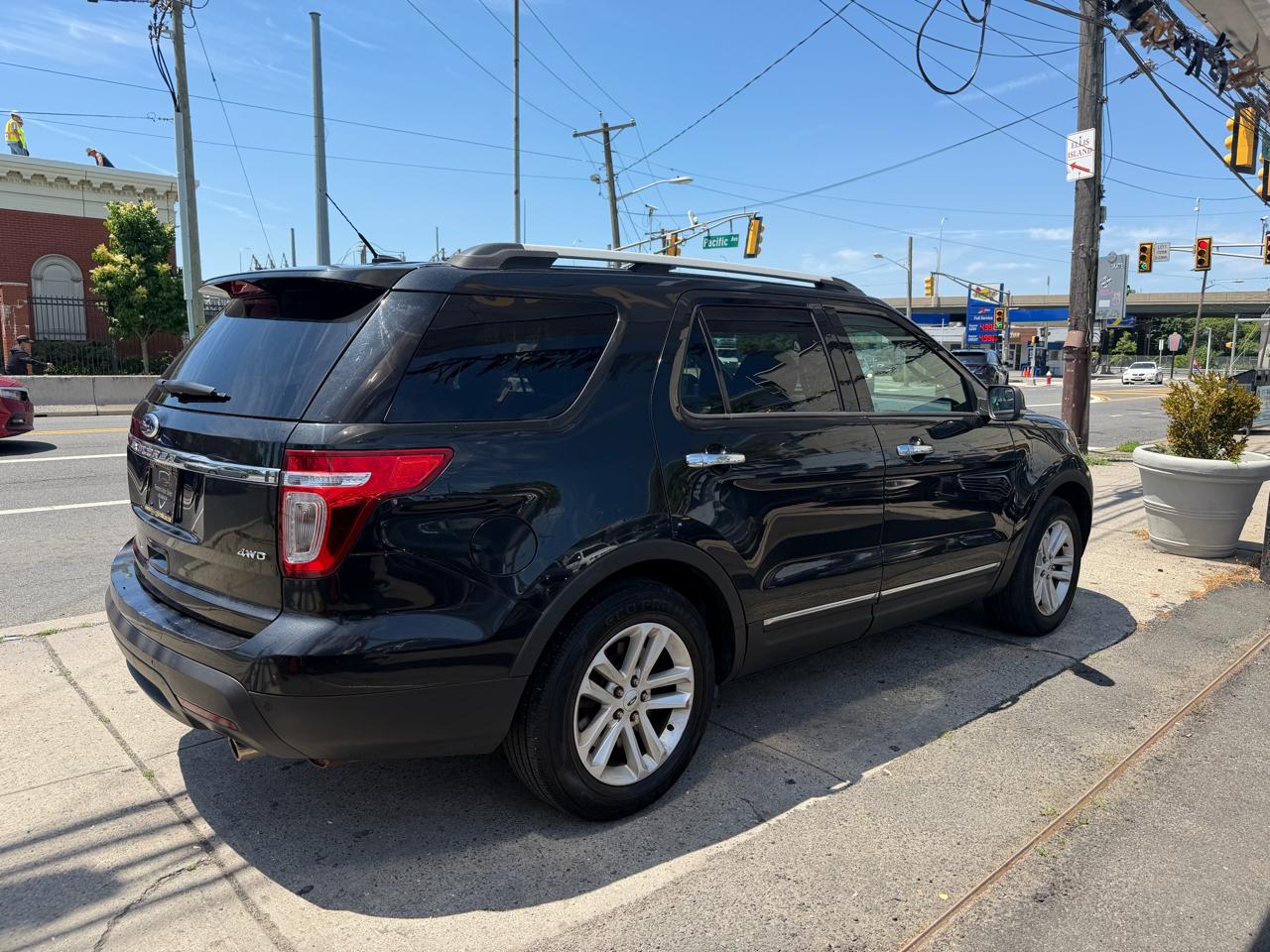 Ford Explorer 4dr XLT 4WD 2015