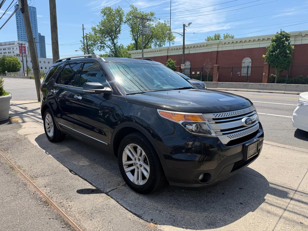 Ford Explorer 4dr XLT 4WD 2015