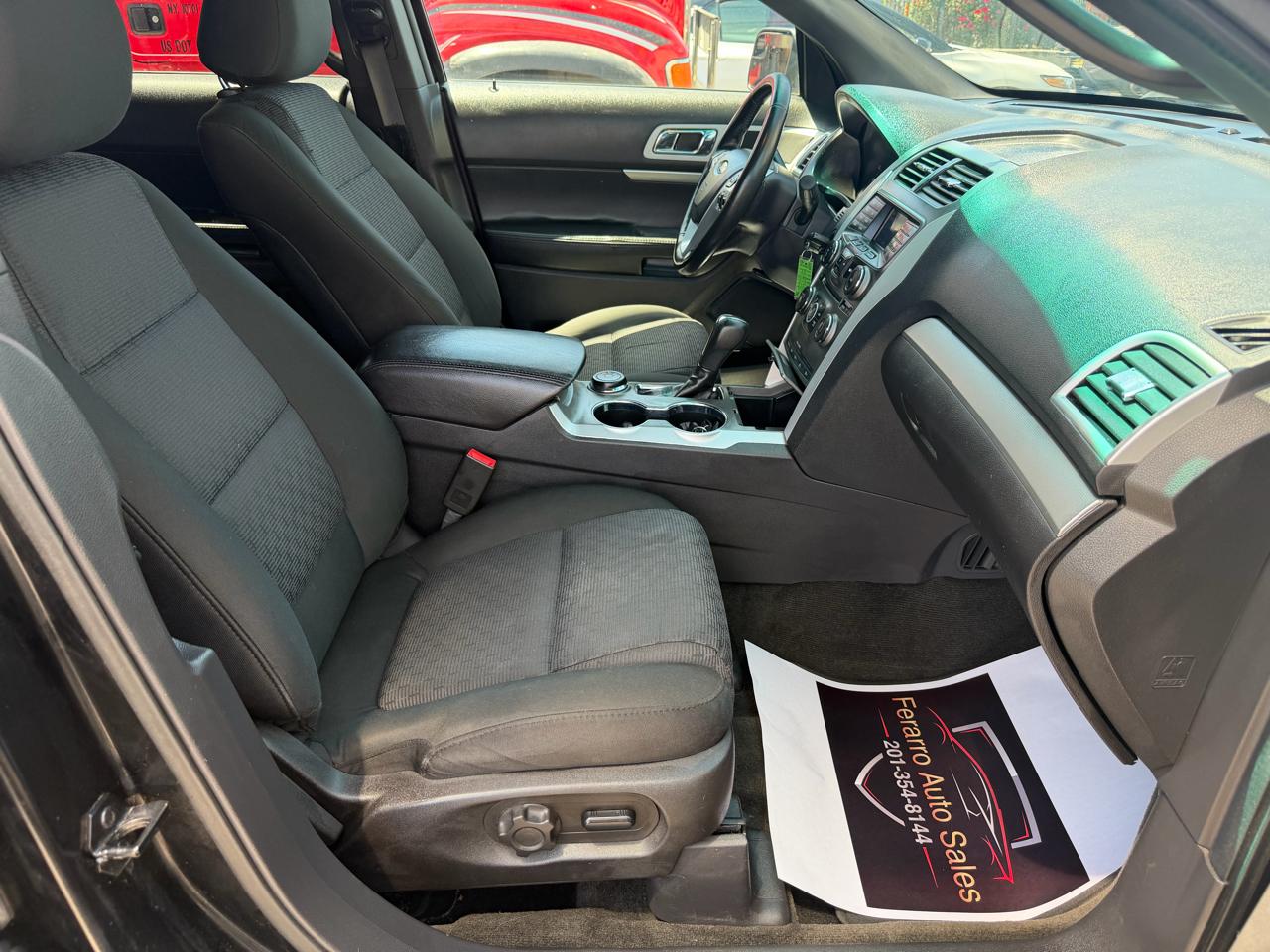 Ford Explorer 4dr XLT 4WD 2015