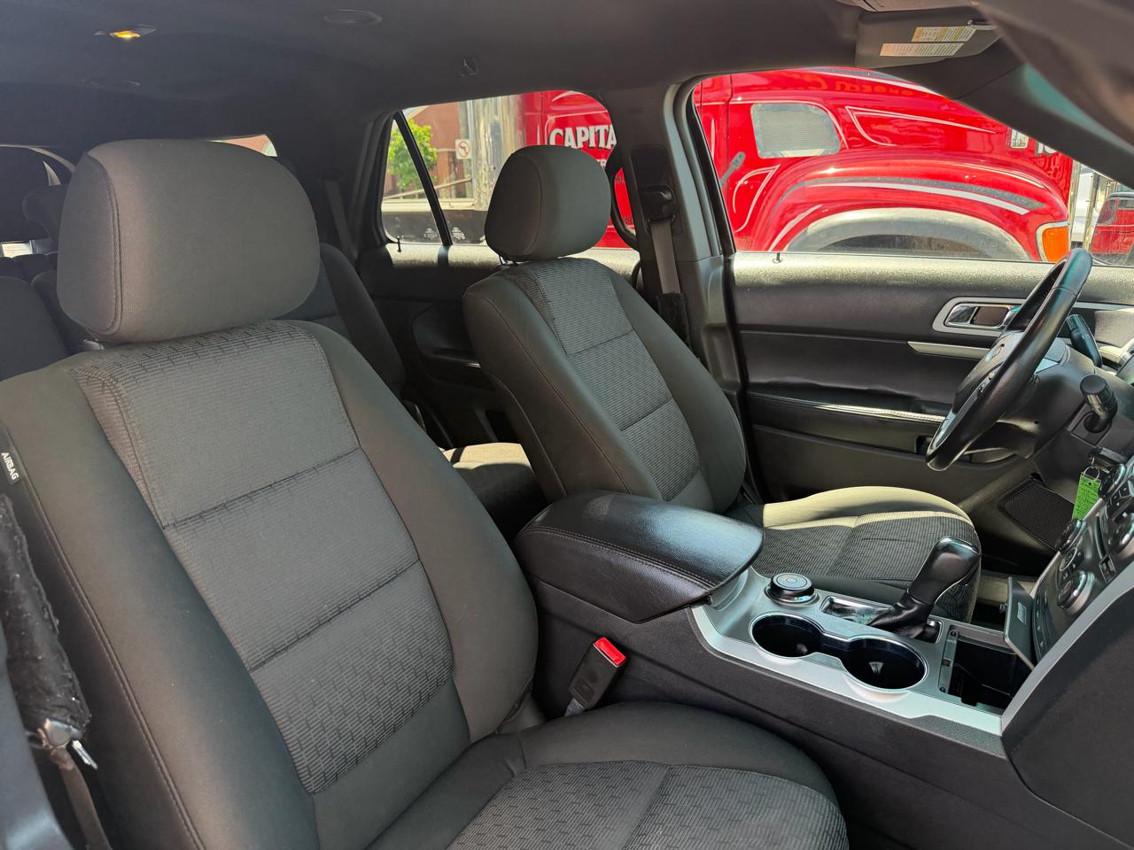 Ford Explorer 4dr XLT 4WD 2015