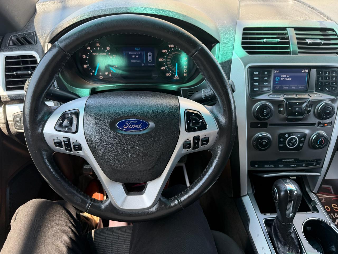 Ford Explorer 4dr XLT 4WD 2015