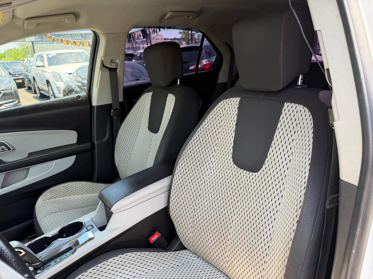 Chevrolet Equinox LS 2WD 2011