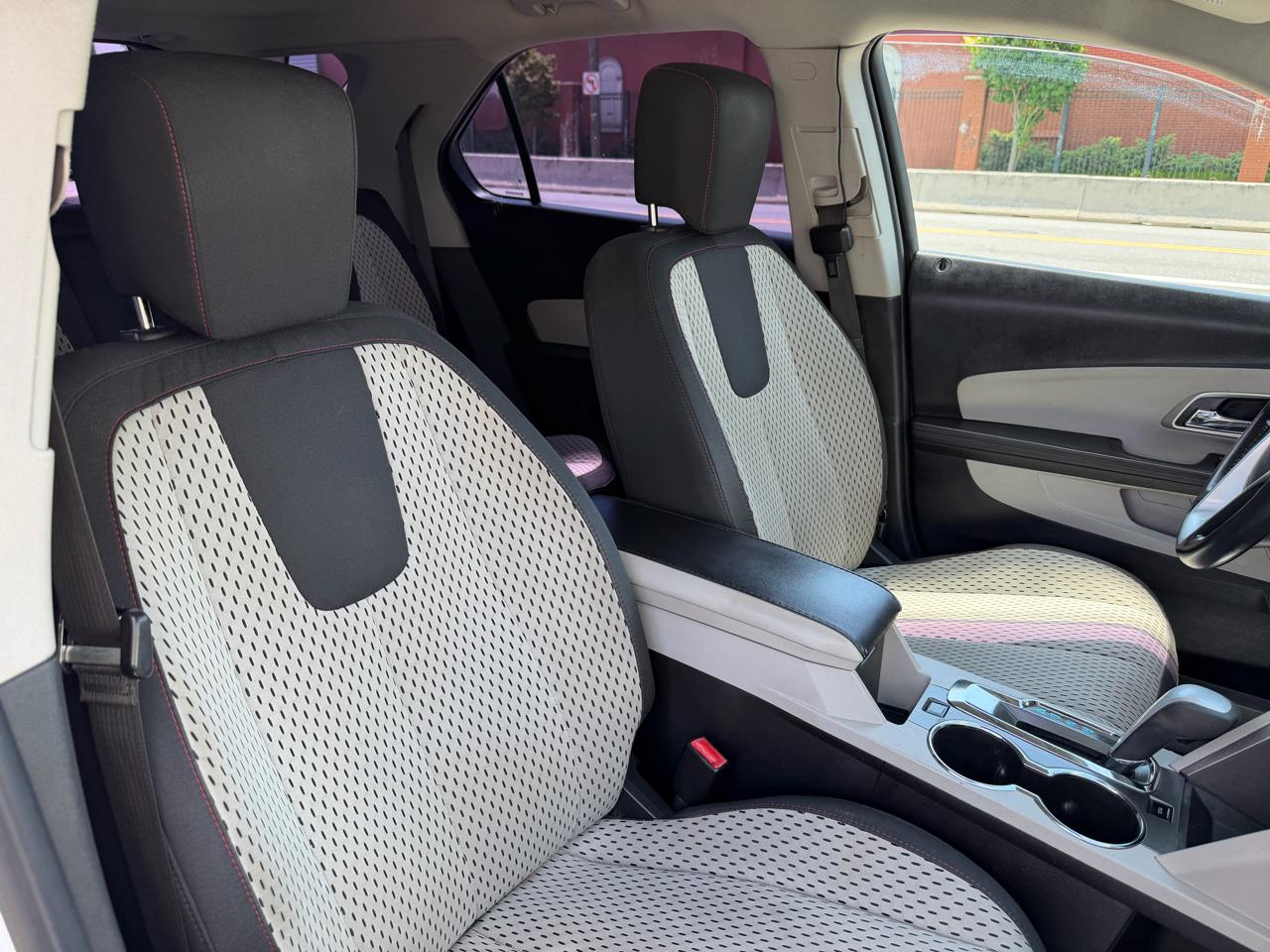 Chevrolet Equinox LS 2WD 2011