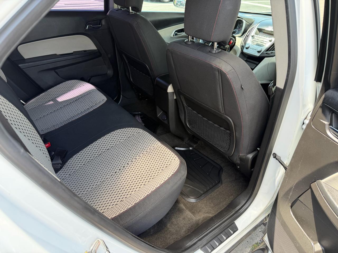 Chevrolet Equinox LS 2WD 2011