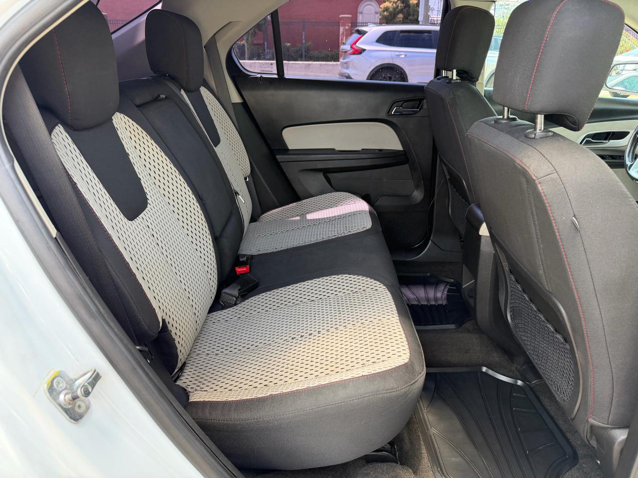 Chevrolet Equinox LS 2WD 2011