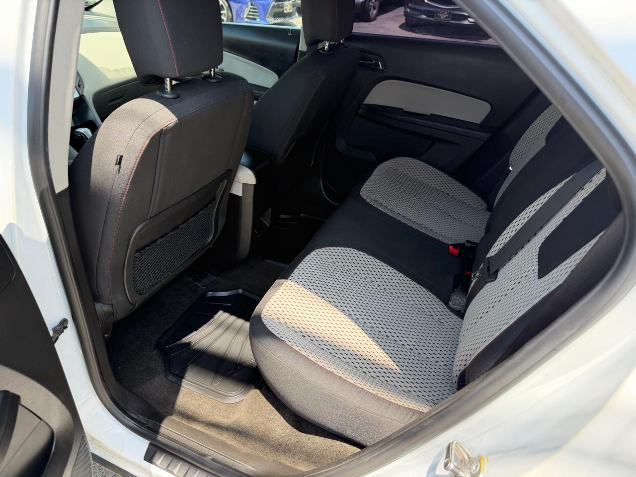 Chevrolet Equinox LS 2WD 2011