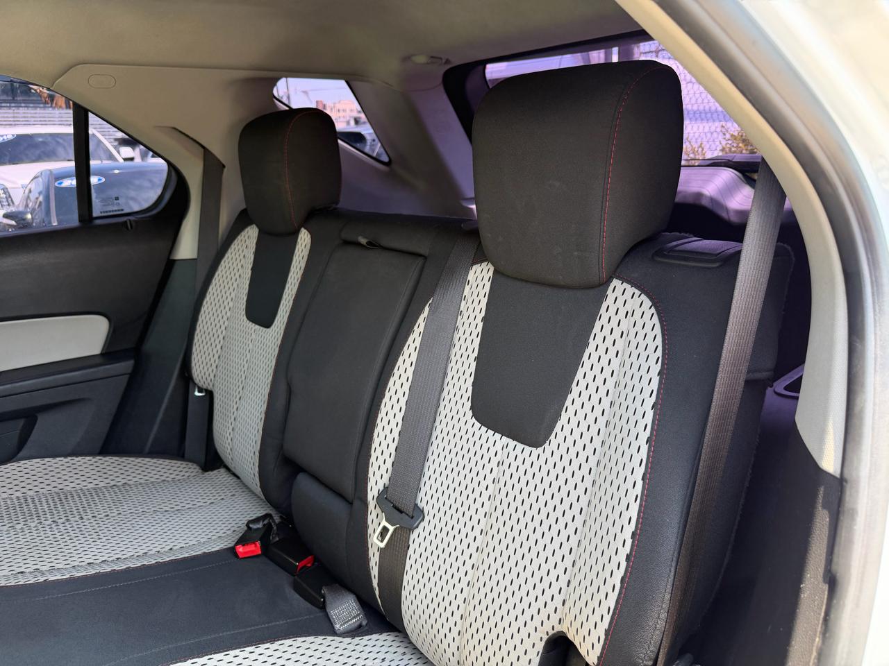 Chevrolet Equinox LS 2WD 2011