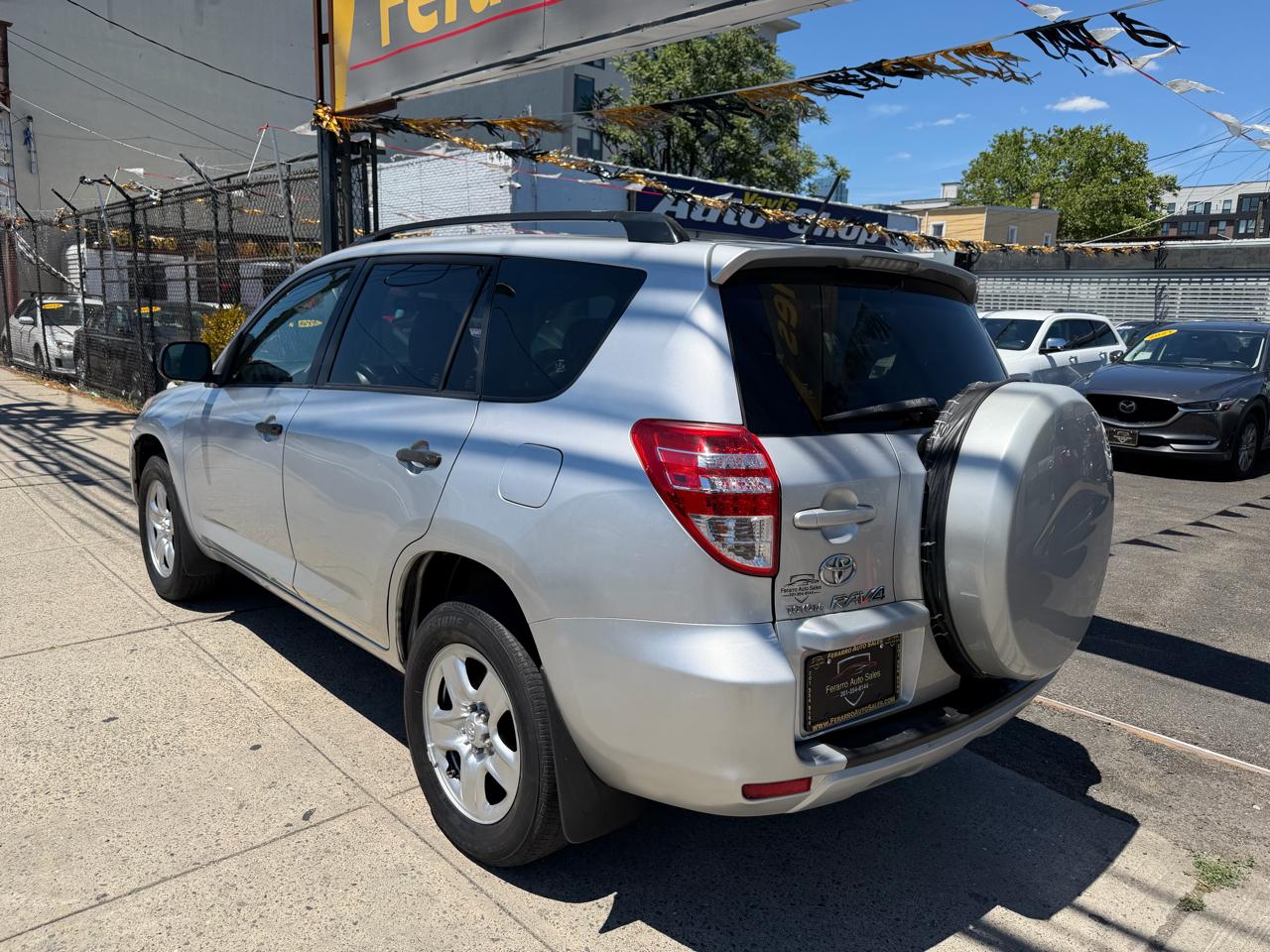Toyota RAV4 Base I4 4WD 2010
