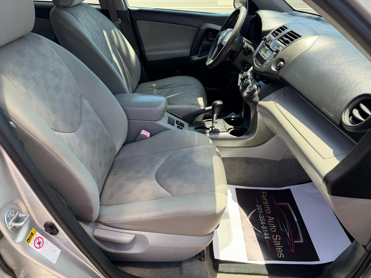 Toyota RAV4 Base I4 4WD 2010