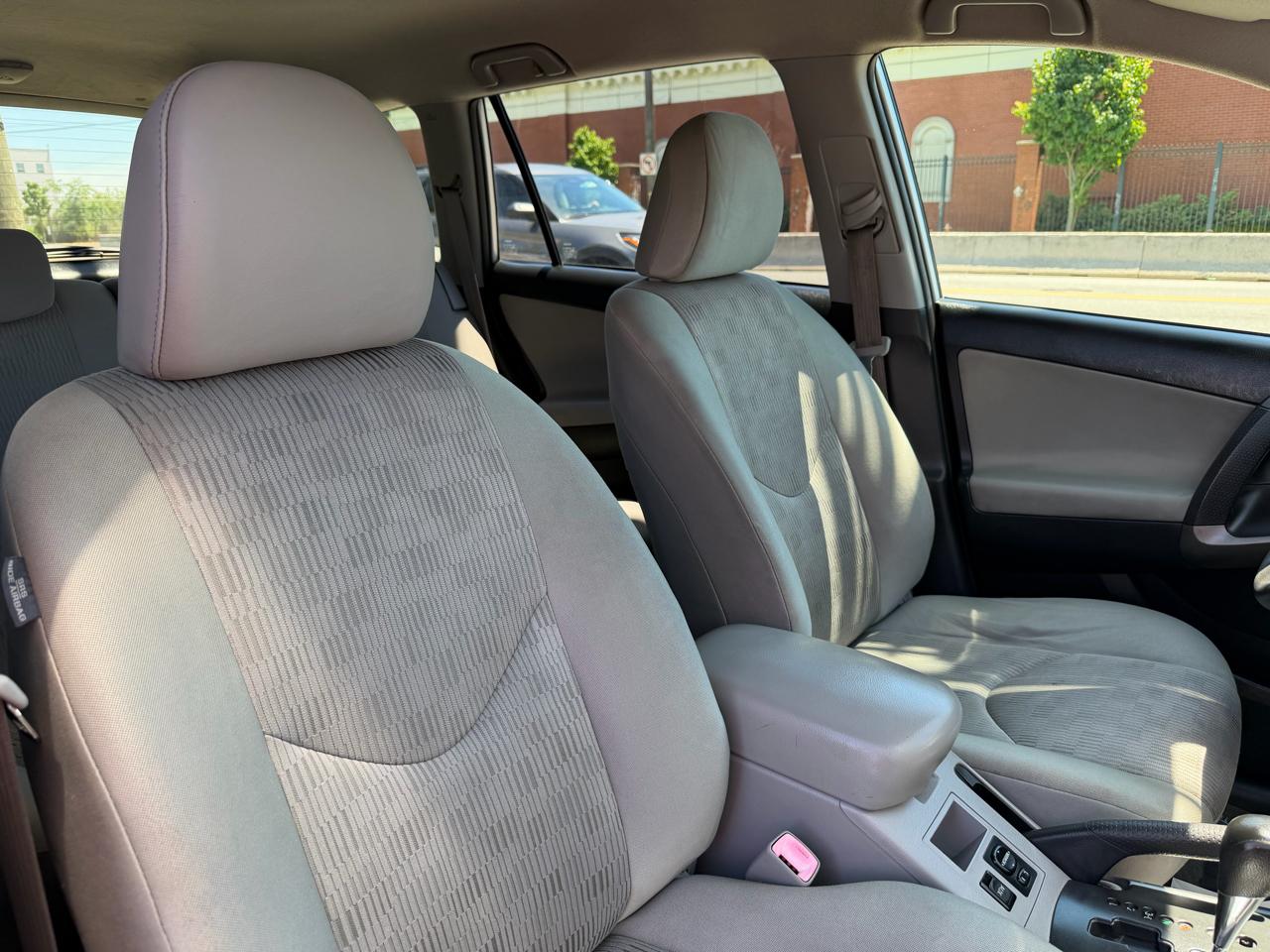 Toyota RAV4 Base I4 4WD 2010