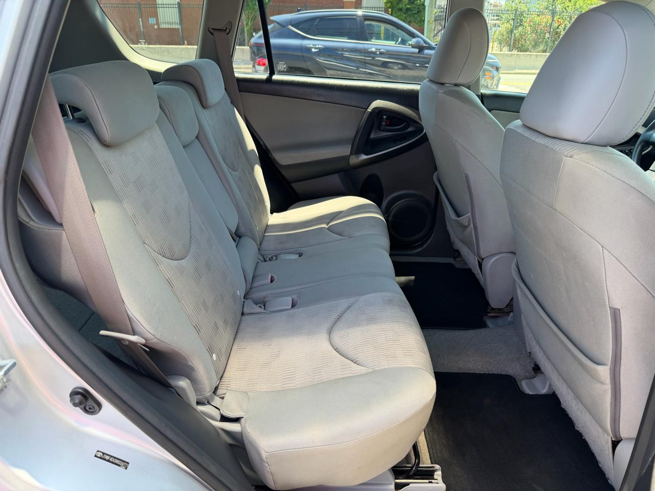 Toyota RAV4 Base I4 4WD 2010