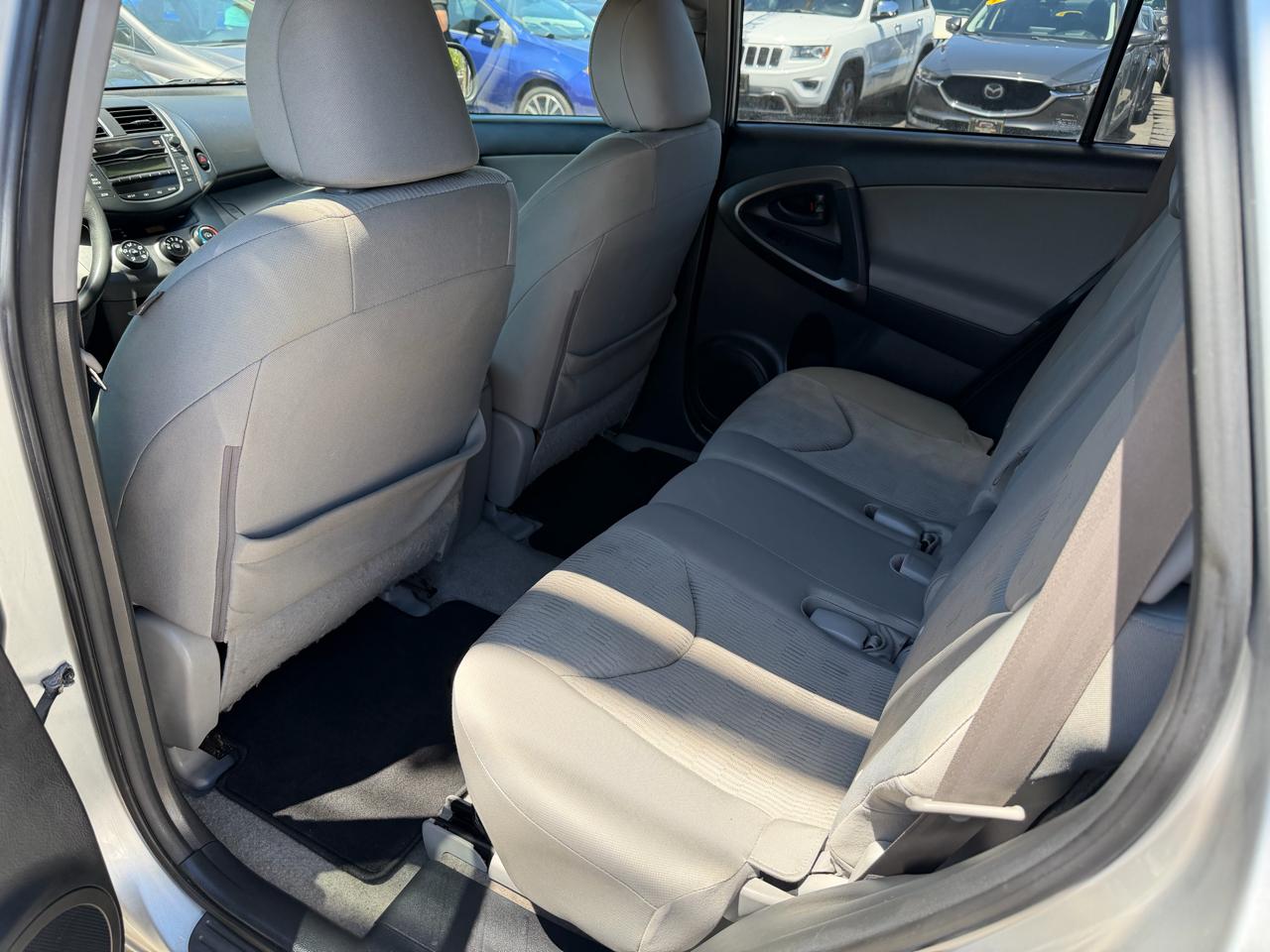 Toyota RAV4 Base I4 4WD 2010