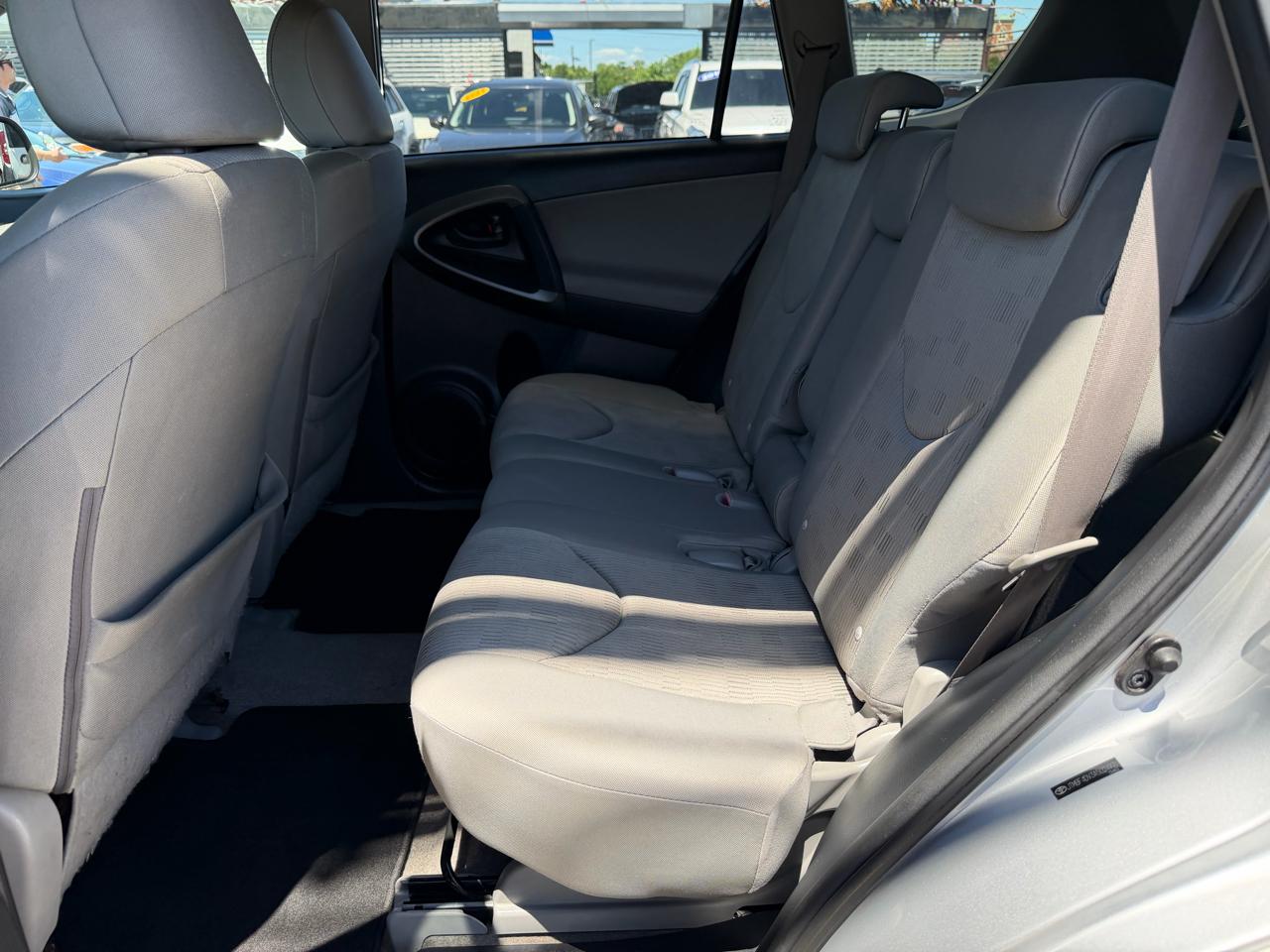 Toyota RAV4 Base I4 4WD 2010