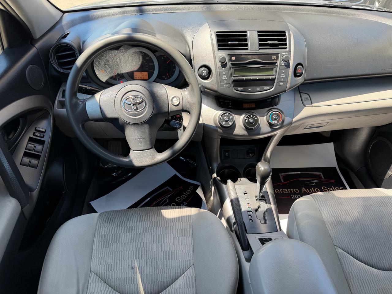 Toyota RAV4 Base I4 4WD 2010
