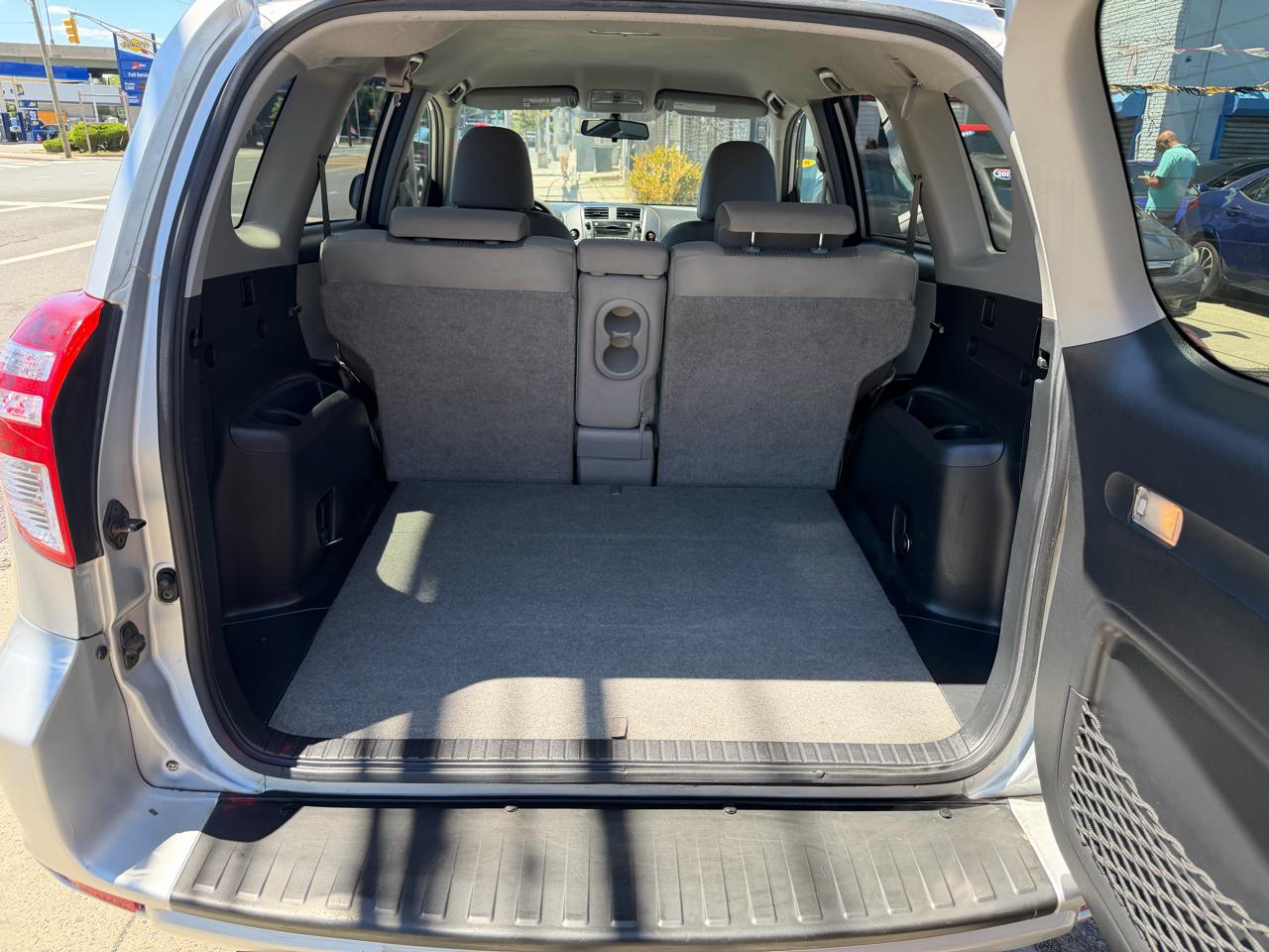 Toyota RAV4 Base I4 4WD 2010