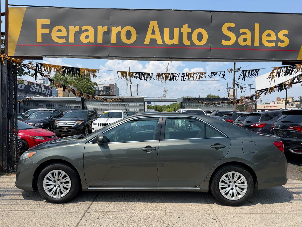 Toyota Camry 4dr Sdn LE Auto 2012