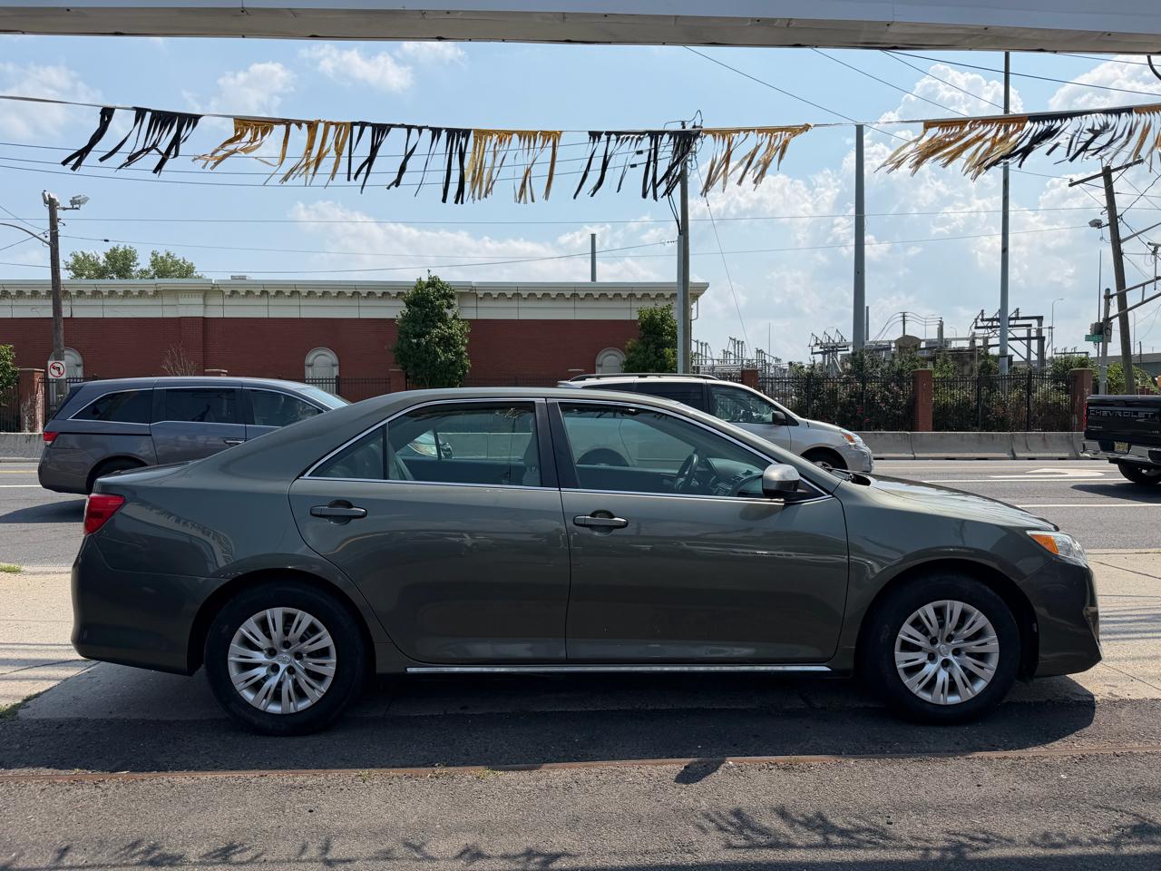 Toyota Camry 4dr Sdn LE Auto 2012