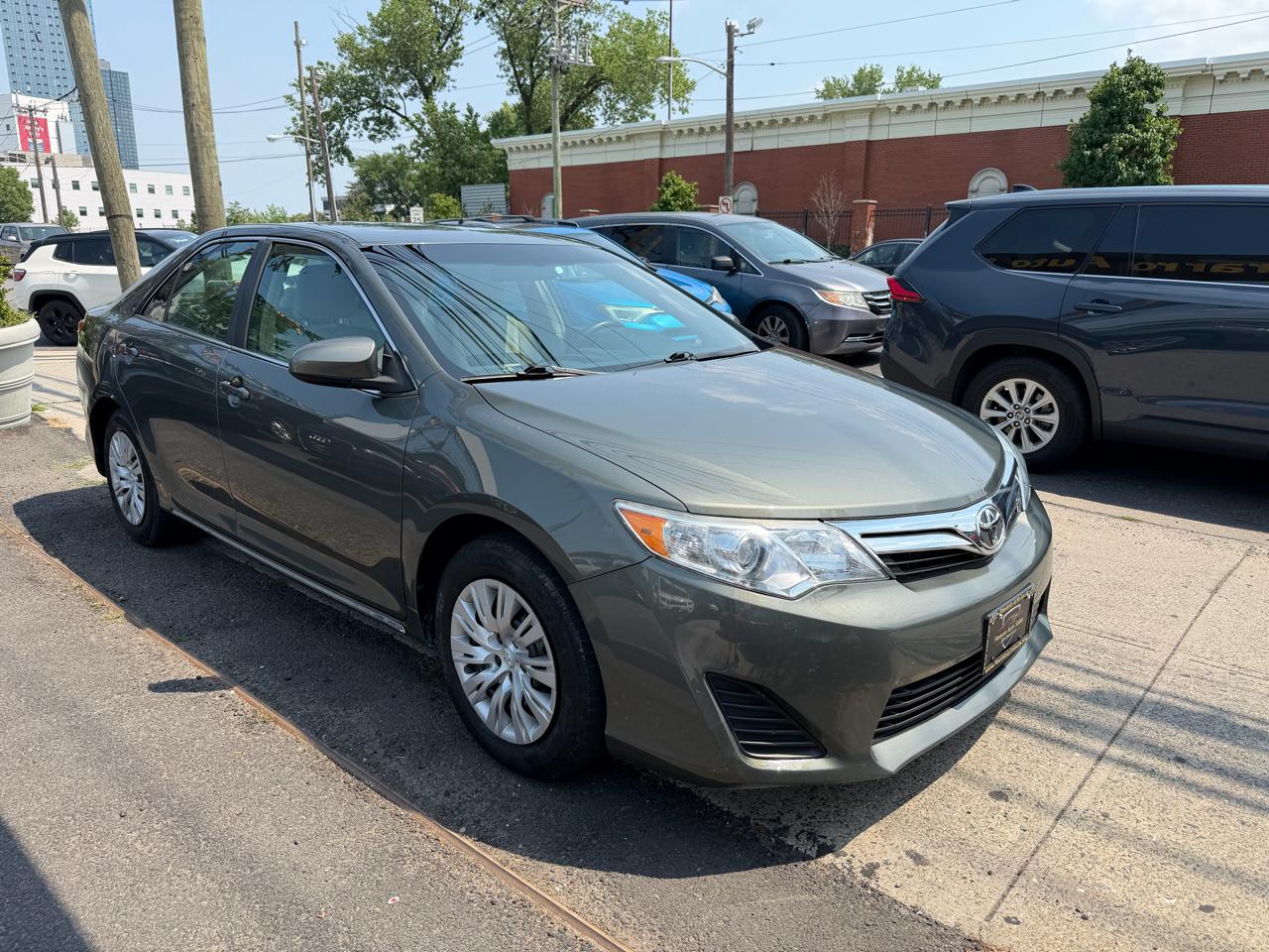Toyota Camry 4dr Sdn LE Auto 2012