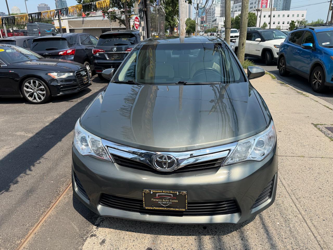 Toyota Camry 4dr Sdn LE Auto 2012