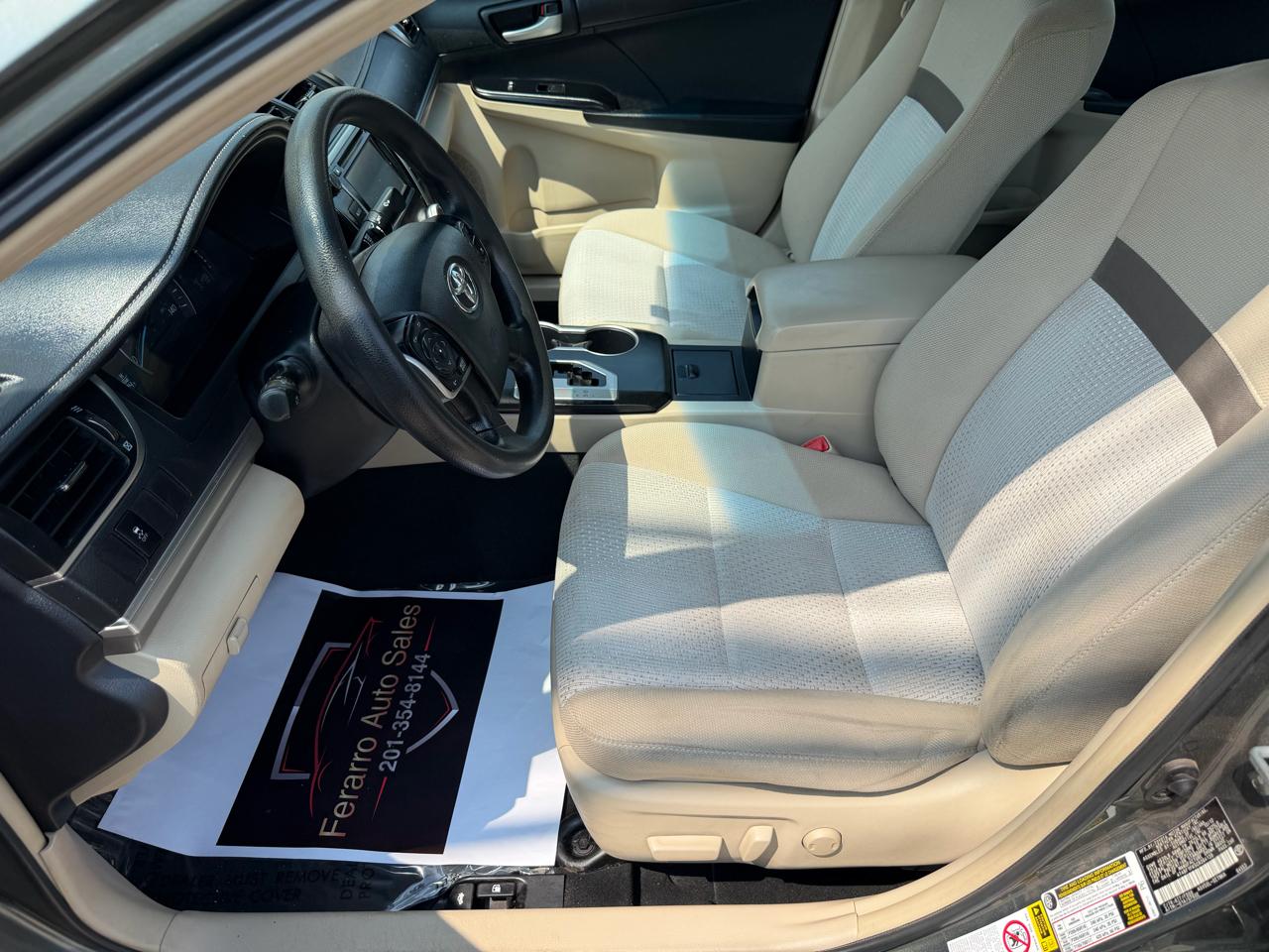Toyota Camry 4dr Sdn LE Auto 2012