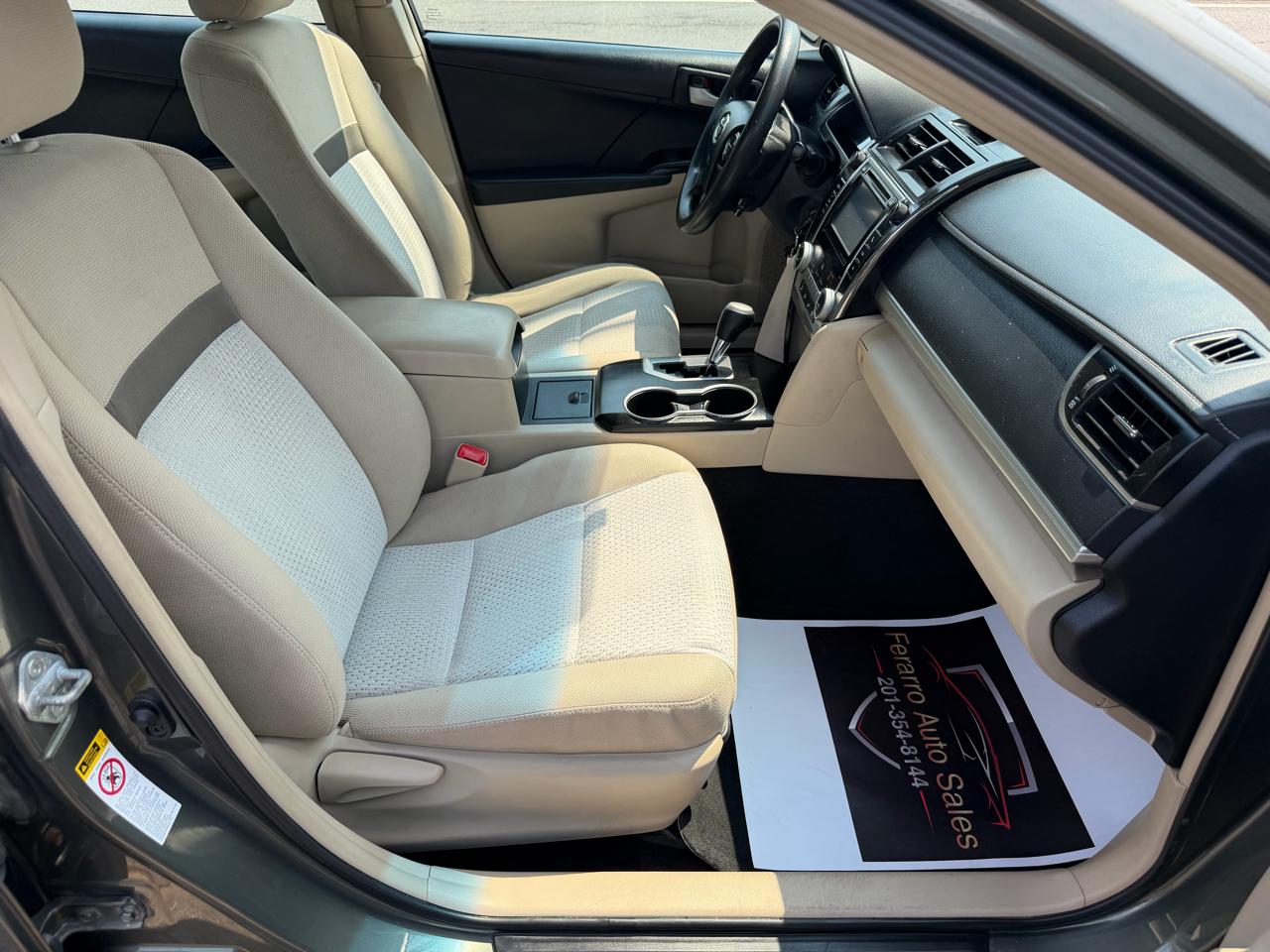 Toyota Camry 4dr Sdn LE Auto 2012