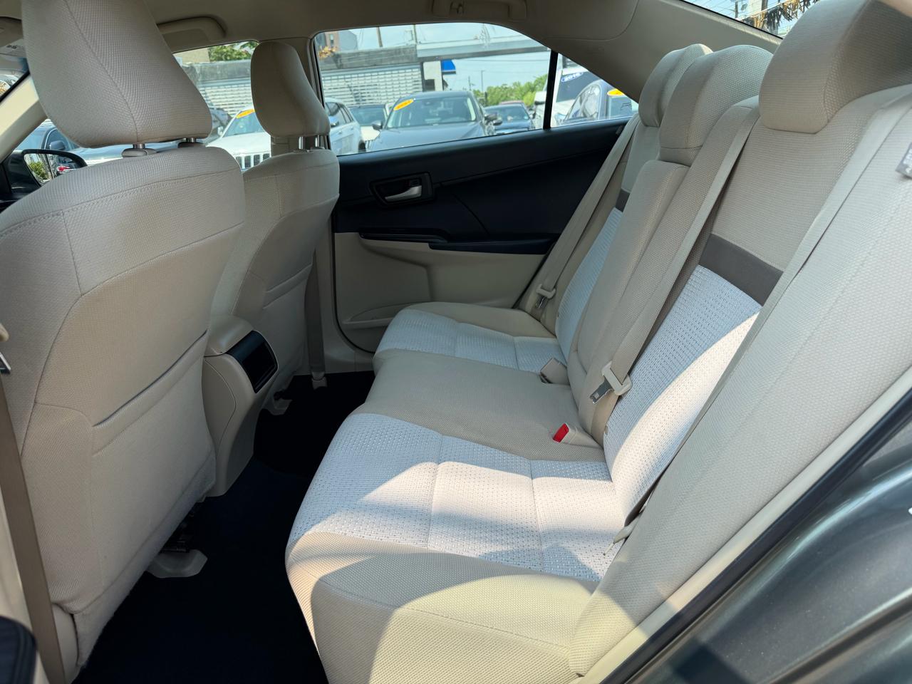 Toyota Camry 4dr Sdn LE Auto 2012