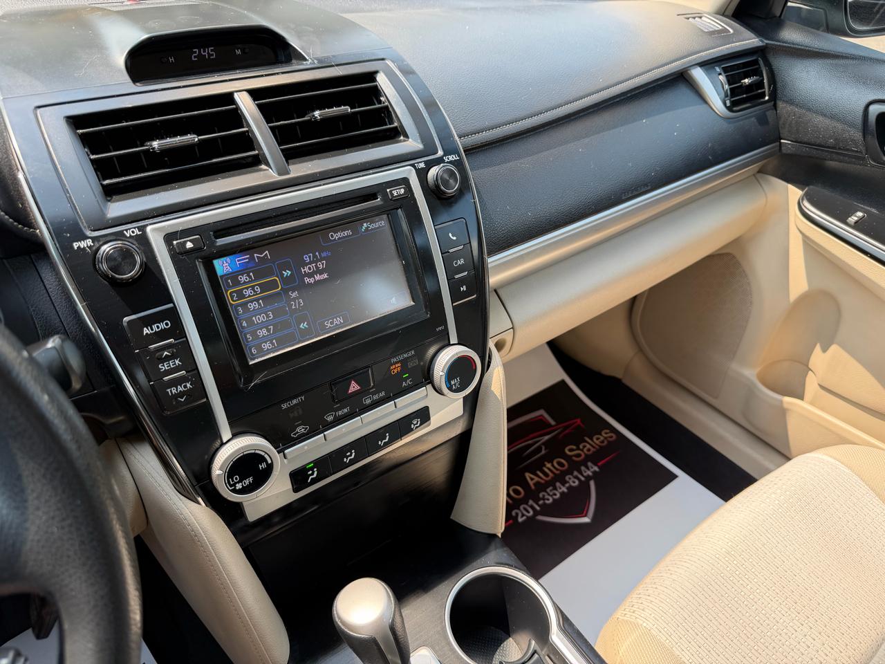 Toyota Camry 4dr Sdn LE Auto 2012